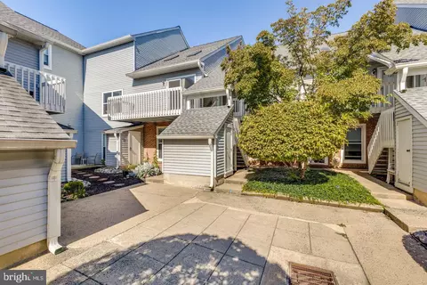 521 Park Place Dr, Cherry Hill, NJ 08002