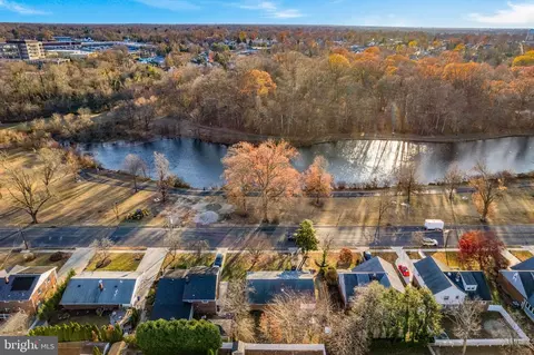 1061 Lakeshore Dr, Haddon Township, NJ 08108