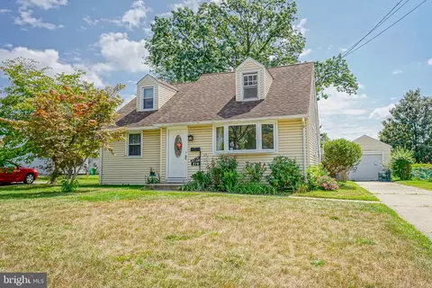 214 Albertson Ave, Barrington, NJ 08007