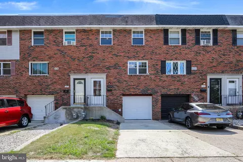 146 Suburban Ter, Stratford, NJ 08084