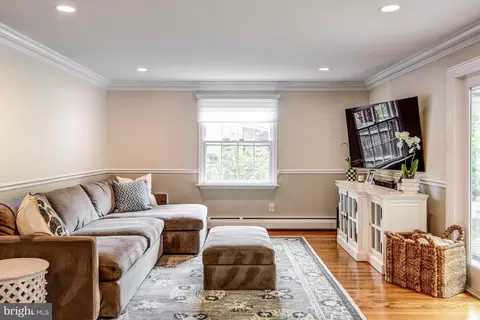 Living - 6 Heritage Rd, Haddonfield, NJ 08033 photo 4 of 5