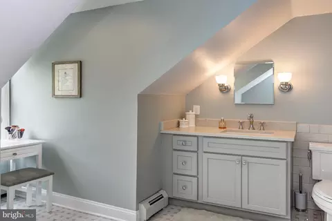 Bath - 6 Heritage Rd, Haddonfield, NJ 08033 photo 2 of 4