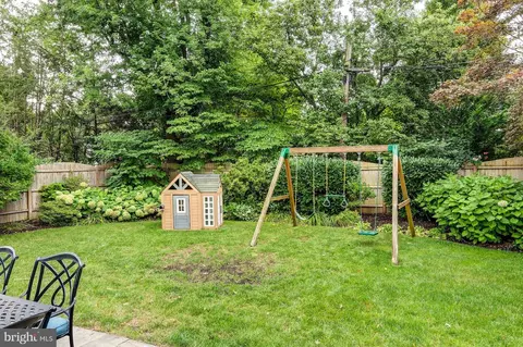 Exterior - 6 Heritage Rd, Haddonfield, NJ 08033 photo 9 of 13