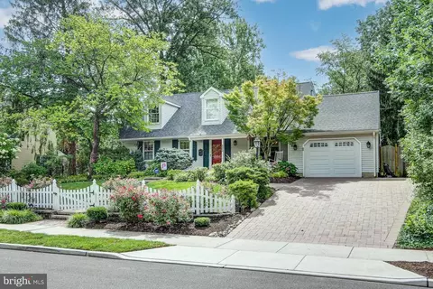 6 Heritage Rd, Haddonfield, NJ 08033