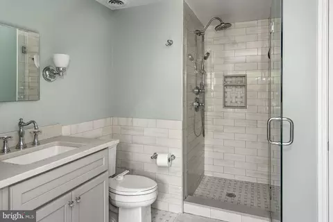 Bath - 6 Heritage Rd, Haddonfield, NJ 08033 photo 3 of 4