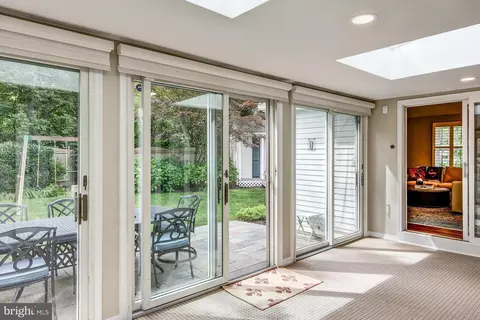 Entry Way - 6 Heritage Rd, Haddonfield, NJ 08033 photo 3 of 3