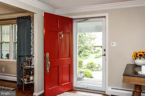 Entry Way - 6 Heritage Rd, Haddonfield, NJ 08033 photo 1 of 3