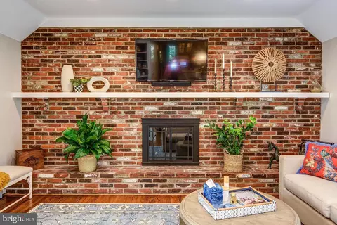 Living - 6 Heritage Rd, Haddonfield, NJ 08033 photo 2 of 5
