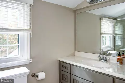 Bath - 6 Heritage Rd, Haddonfield, NJ 08033 photo 4 of 4