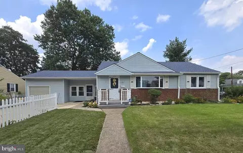 539 W Merchant St, Audubon, NJ 08106