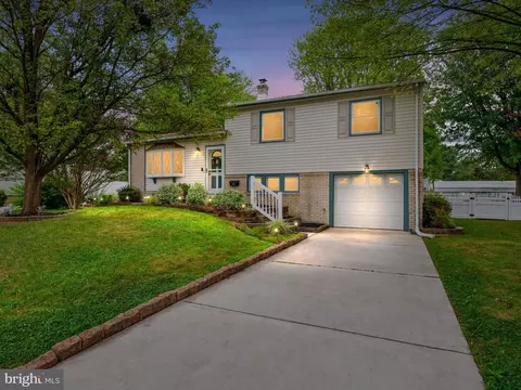 205 W Crestwood Ave, Somerdale, NJ 08083