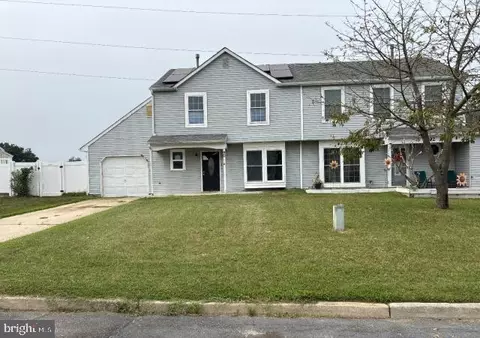 90 Cherry Cir, Blackwood, NJ 08012