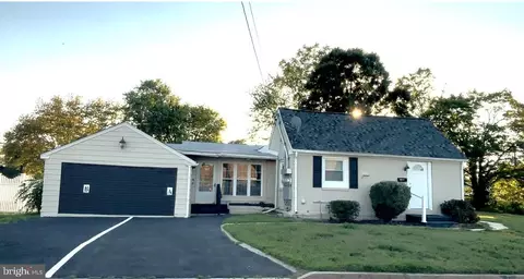 304 W Evesham Rd, Glendora, NJ 08029