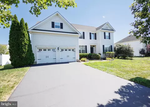 12 Buckingham Dr, Berlin, NJ 08009