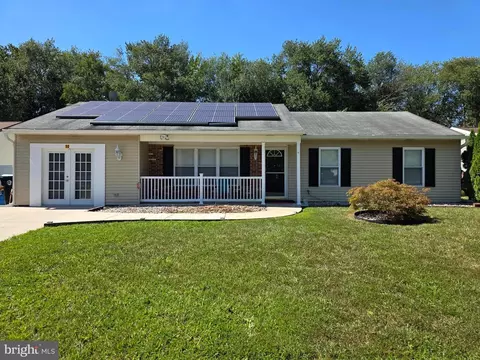 10 Eden Hollow Ln, Sicklerville, NJ 08081