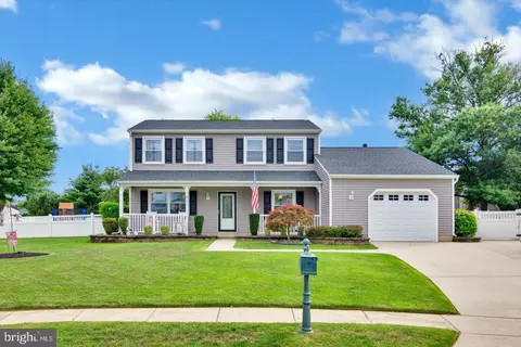 3 Redwood Ct, Voorhees, NJ 08043
