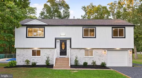 4 Sandstone Ct, Hammonton, NJ 08037