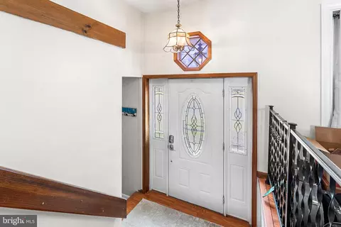Entry Way - 34 Randy Rd, Glendora, NJ 08029 photo 2 of 4