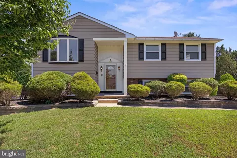 5 Academy Dr, Stratford, NJ 08084