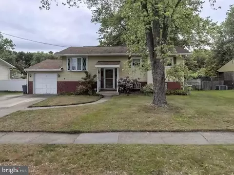 24 Edgehill Rd, Gibbsboro, NJ 08026