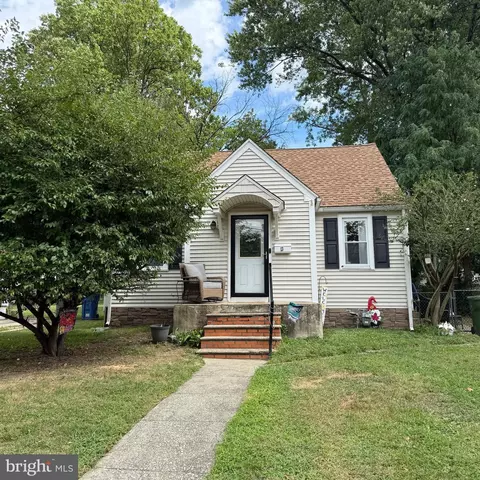 13 Massachusetts Ave, Cherry Hill, NJ 08002