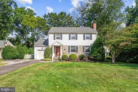 215 Oak Ave, Haddonfield, NJ 08033