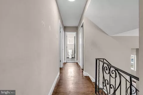 Entry Way - 211 Chatham Dr, Lindenwold, NJ 08021 photo 12 of 16