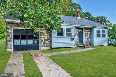Exterior - 211 Chatham Dr, Lindenwold, NJ 08021 photo 3 of 10