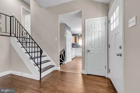 Entry Way - 211 Chatham Dr, Lindenwold, NJ 08021 photo 1 of 16
