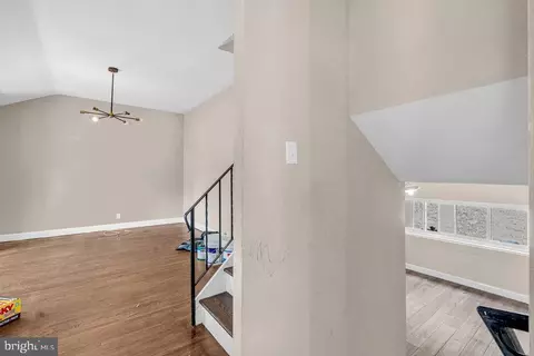 Entry Way - 211 Chatham Dr, Lindenwold, NJ 08021 photo 10 of 16