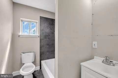 Bath - 211 Chatham Dr, Lindenwold, NJ 08021 photo 1 of 1
