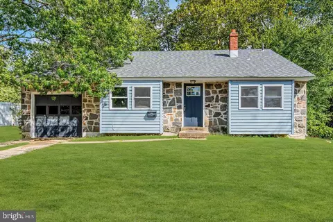 Exterior - 211 Chatham Dr, Lindenwold, NJ 08021 photo 2 of 10