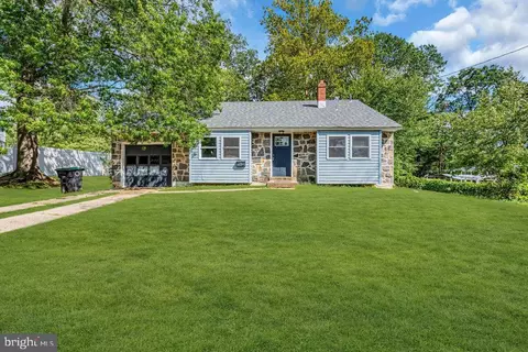 Exterior - 211 Chatham Dr, Lindenwold, NJ 08021 photo 4 of 10