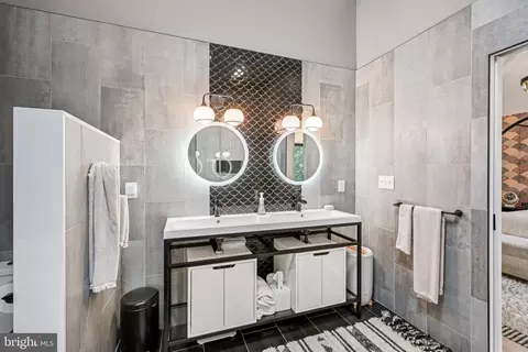 Bath - 685 Maple Ave, Haddonfield, NJ 08033 photo 6 of 6