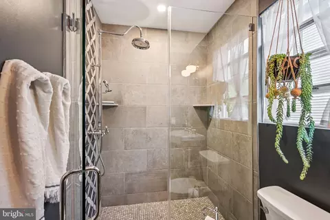 Bath - 685 Maple Ave, Haddonfield, NJ 08033 photo 2 of 6