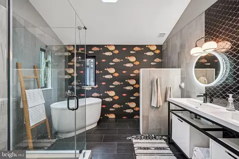Bath - 685 Maple Ave, Haddonfield, NJ 08033 photo 4 of 6