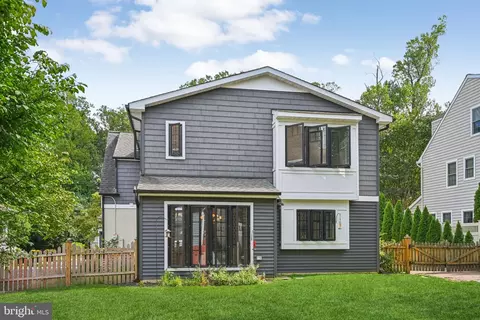 Exterior - 685 Maple Ave, Haddonfield, NJ 08033 photo 9 of 18