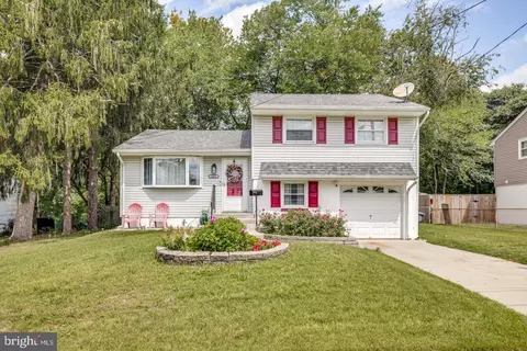 2043 S Winthrop Ave, Clementon, NJ 08021