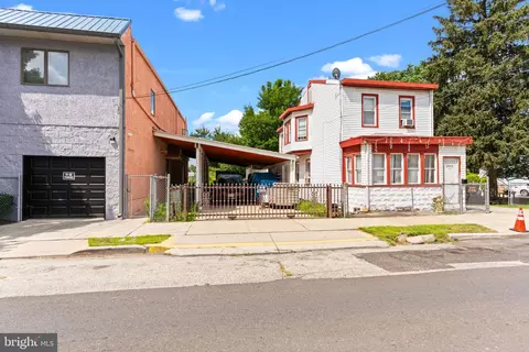 1013 N 31st St, Camden, NJ 08105