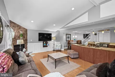 22 Christian Ln, Cherry Hill, NJ 08002