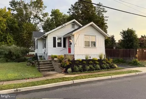 25 5th Ave, Glendora, NJ 08029