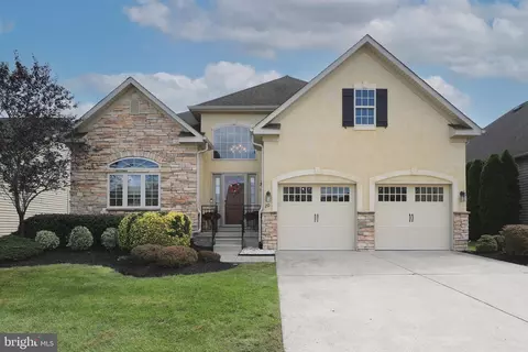 20 Mulhouse Dr, West Berlin, NJ 08091