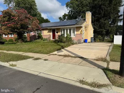 609 W Evesham Ave, Magnolia, NJ 08049