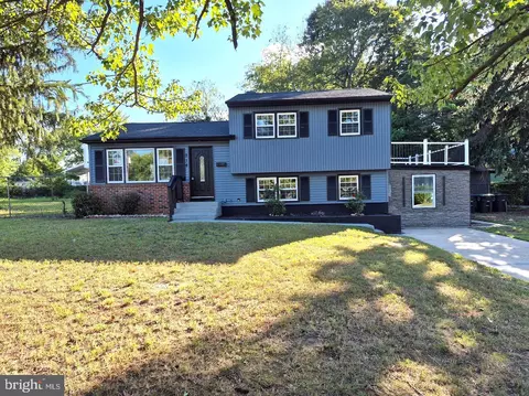 814 Aston Martin Dr, Lindenwold, NJ 08021