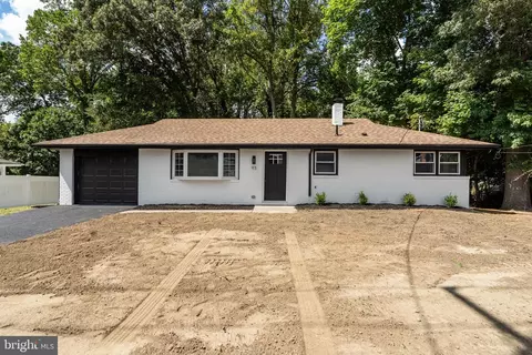 93 Higgins Ave, Clementon, NJ 08021