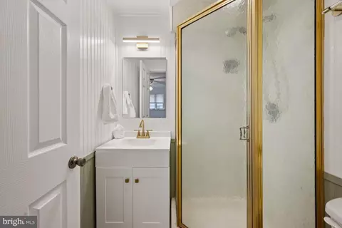 Bath - 17 Randy Rd, Glendora, NJ 08029 photo 2 of 3