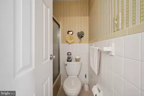 Bath - 54 Colonial Square Pl, Clementon, NJ 08021 photo 2 of 3