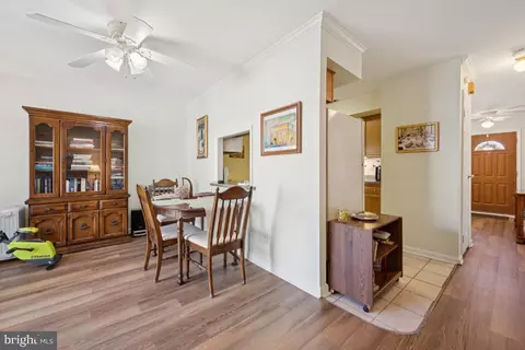 Dining - 54 Colonial Square Pl, Clementon, NJ 08021 photo 1 of 2