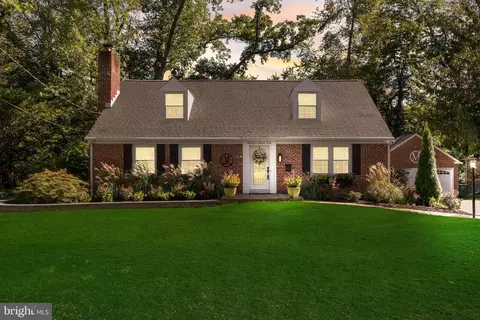 1105 Park Dr, Cherry Hill, NJ 08002
