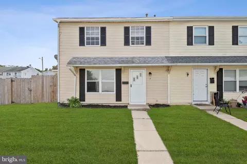 3 Lehigh Ct, Sicklerville, NJ 08081
